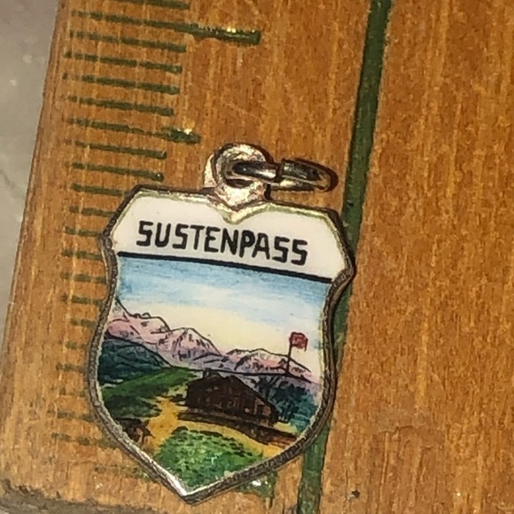 VTG 800 Silver & Enamel SustenpassTravel Sheild Souvenir Charm Bracelet Charm - Picture 3 of 3